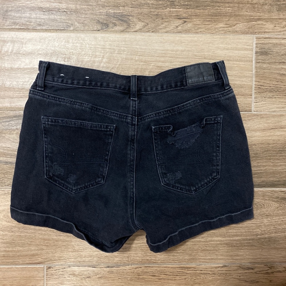 AE mom jean shirt